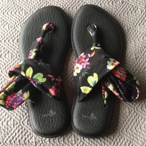 Sanuk Sandals- Like new